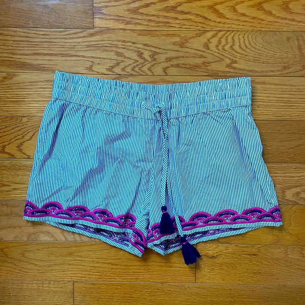 Vineyard Vines shorts!